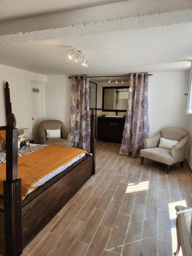 Taradeau La Maison Du Petit Thomas מראה חיצוני תמונה